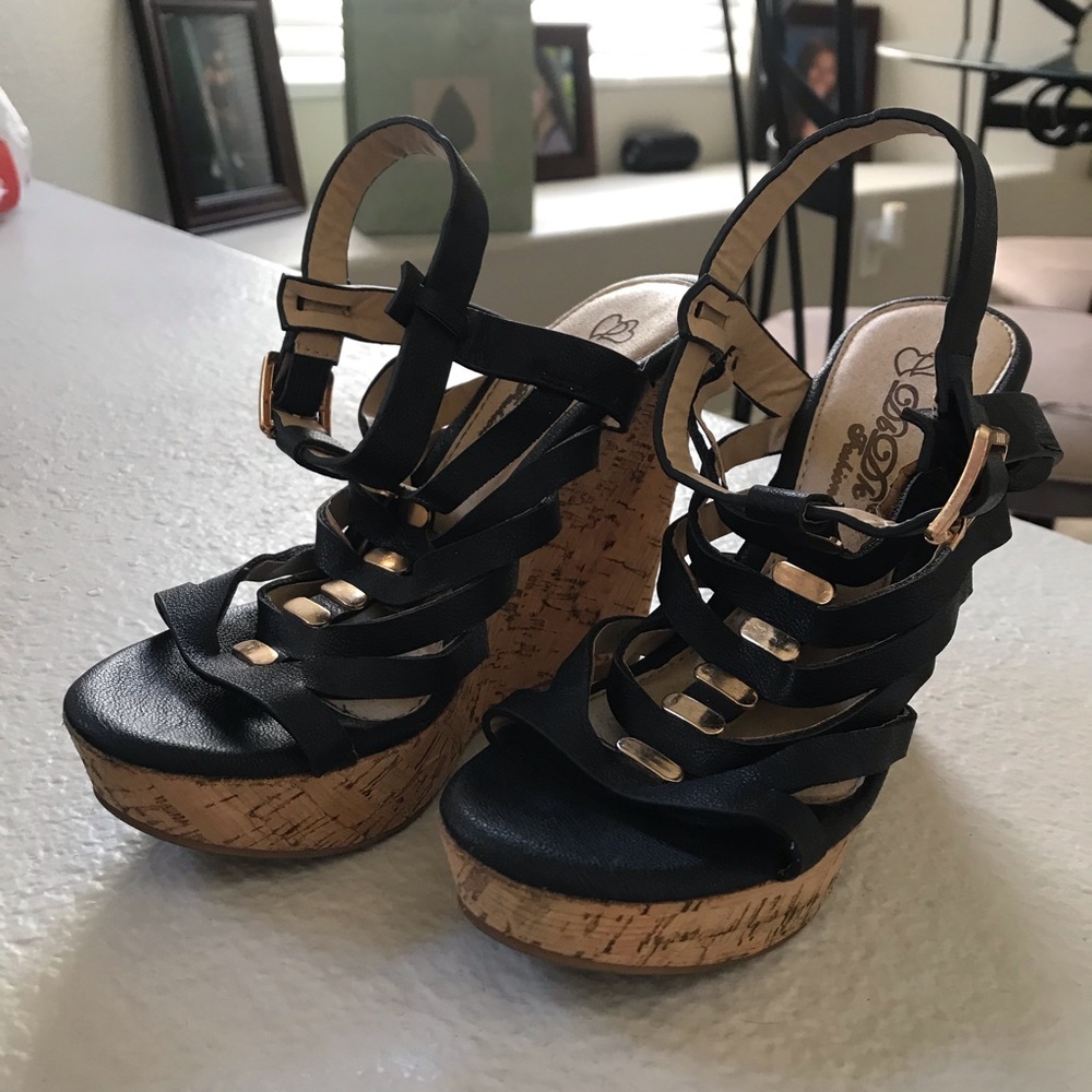 DbDk Fashion Black and Tan Wedge Heels
